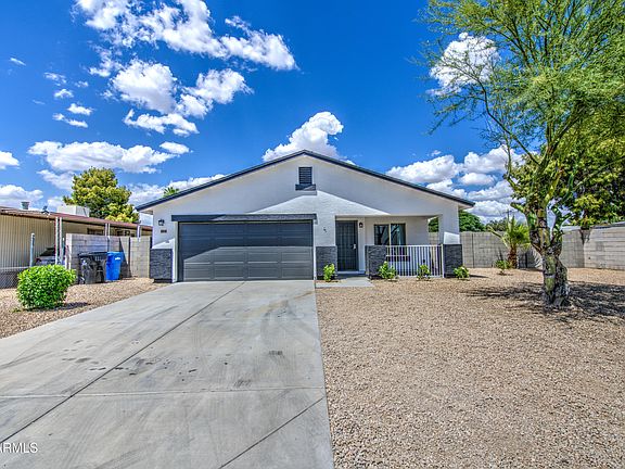 2nd image of 2922 E LE MARCHE Avenue