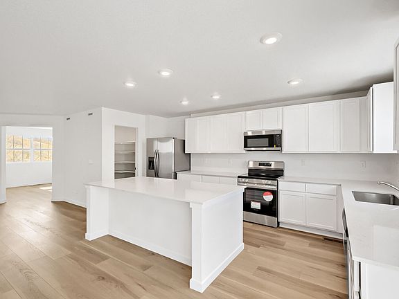 2648 Lower Crags Pt Kitchen