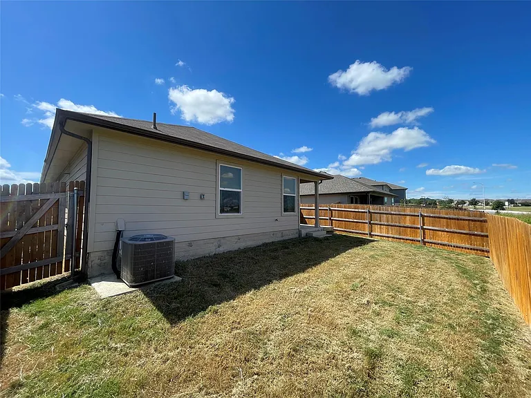 125 Calgary Ln — Photo 18