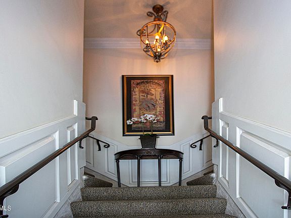 4th image of 707 S Orange Grove Blvd APT B