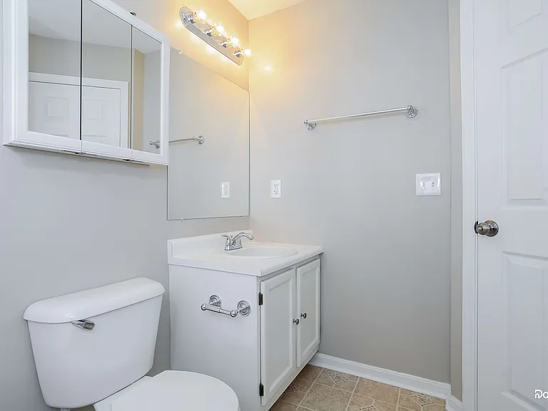 585 Foxglove Ct — Photo 7