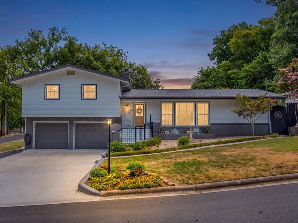 118 N Sunshine Street, Branson, MO 65616