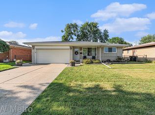 13229 Boca Grande Dr, Sterling Heights, MI 48312