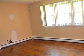 Living Room w/Hardwood Floor