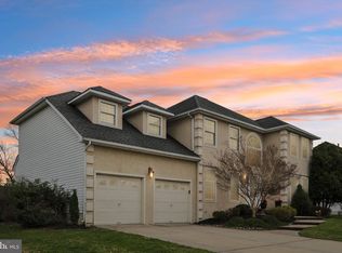 15 Hilltop Dr, Mount Laurel, NJ