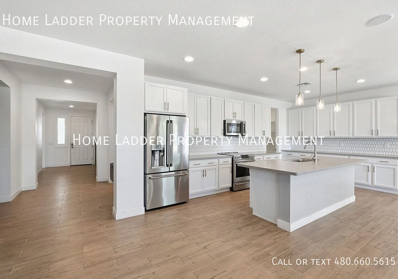 Upgraded 3 Bed Home Plus Office/Den with Custom Finishes — Photo 2