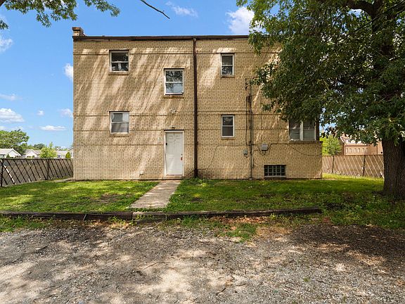 2nd image of 540 165th St