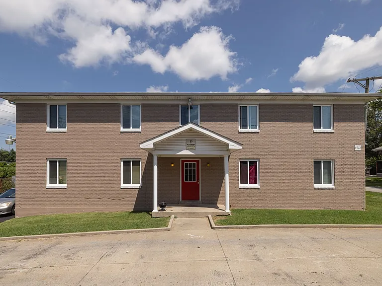 4911 Saddlebrook Ln #3 — Photo 3