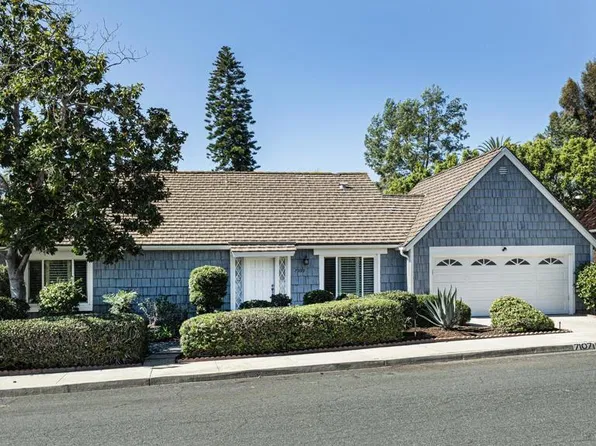 7107 Manzanita St, Carlsbad, CA 92011