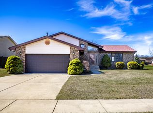 8940 Calhoun Pl, Crown Point, IN 46307