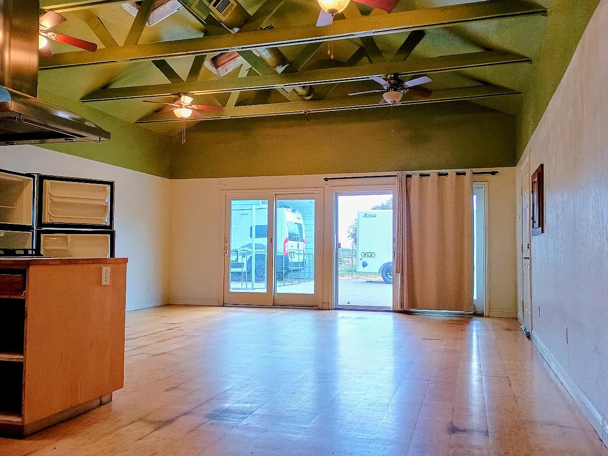1 bed, 900 sqft, $1,950 — Photo 4
