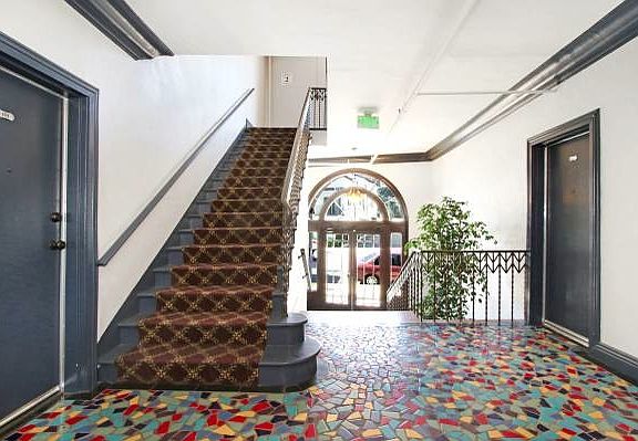 2nd image of 1650 Echo Park Ave APT 208