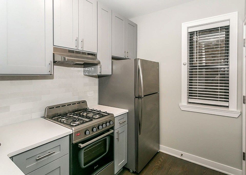 1st image of 617-25 W Melrose St #619-C1