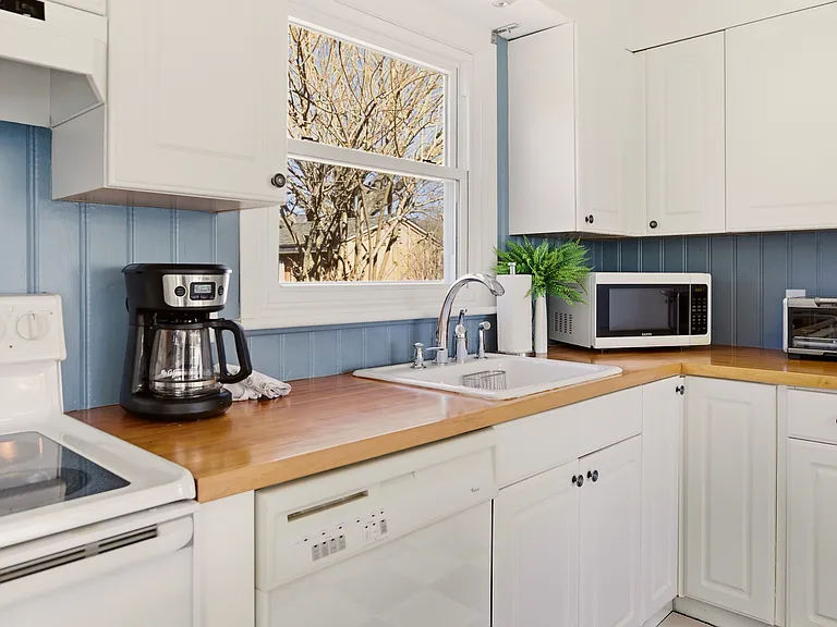 415 Wapping Rd — Photo 14