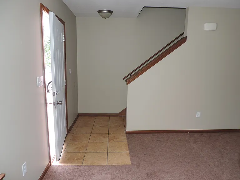 1009 Higgins St — Photo 2