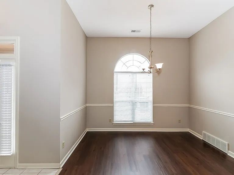 7743 Shadow Hills Dr — Photo 4