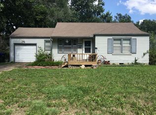 2138 SW Plass Ave, Topeka, KS 66611