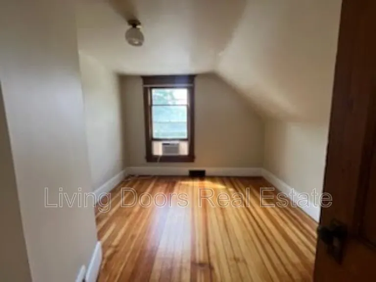 602 C St — Photo 12