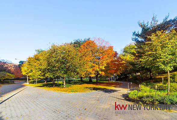 Rented by Keller Williams NYC | media 27