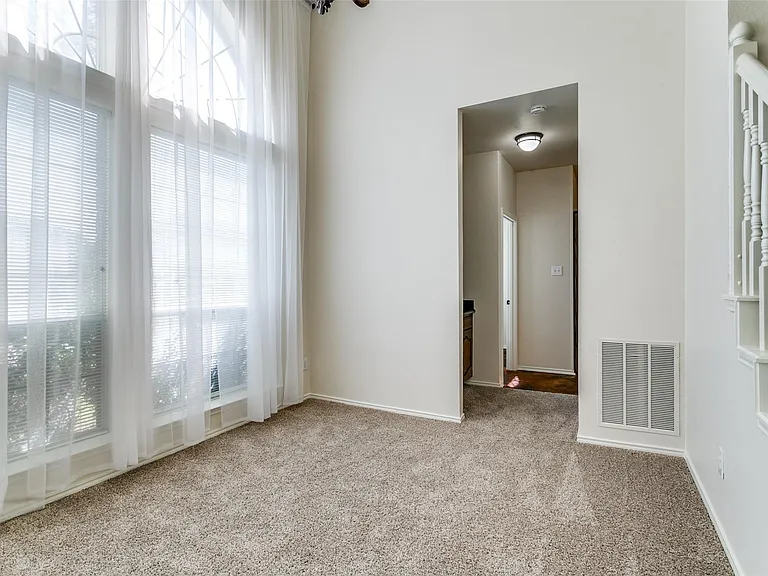 1649 Bennington Dr — Photo 23