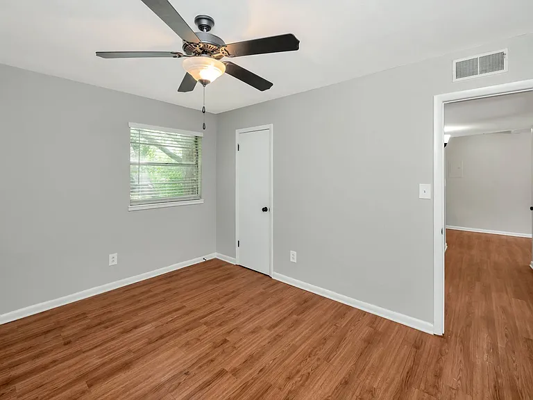 The Lennox — Photo 35
