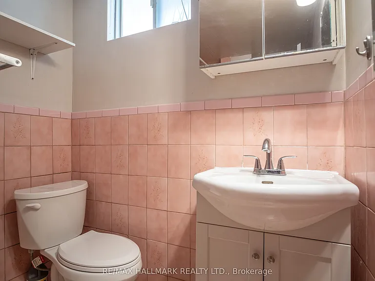 399 Lawrence Ave W #BASEMENT — Photo 20