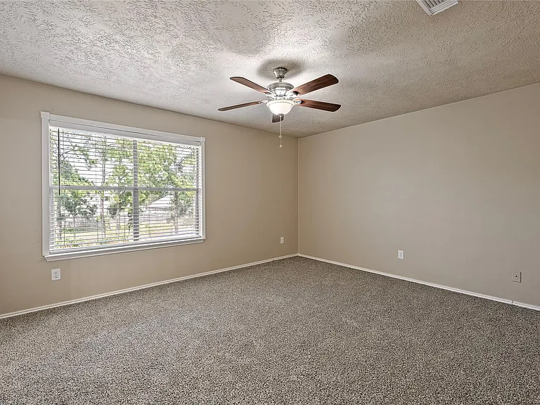 2627 Autumn Springs Ln — Photo 11