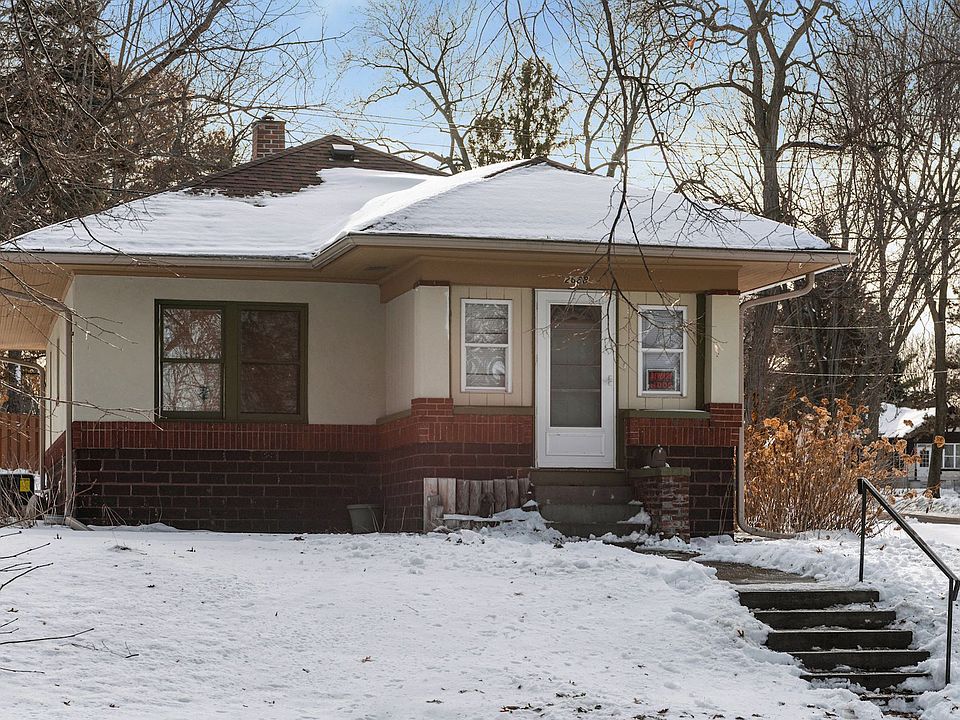1st image of 2688 9th Ave E