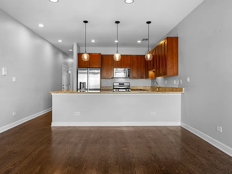 529 N Racine Ave #3 — Photo 7