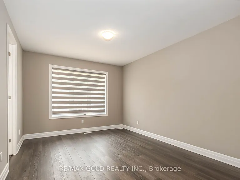 42 Milt Schmidt St — Photo 22