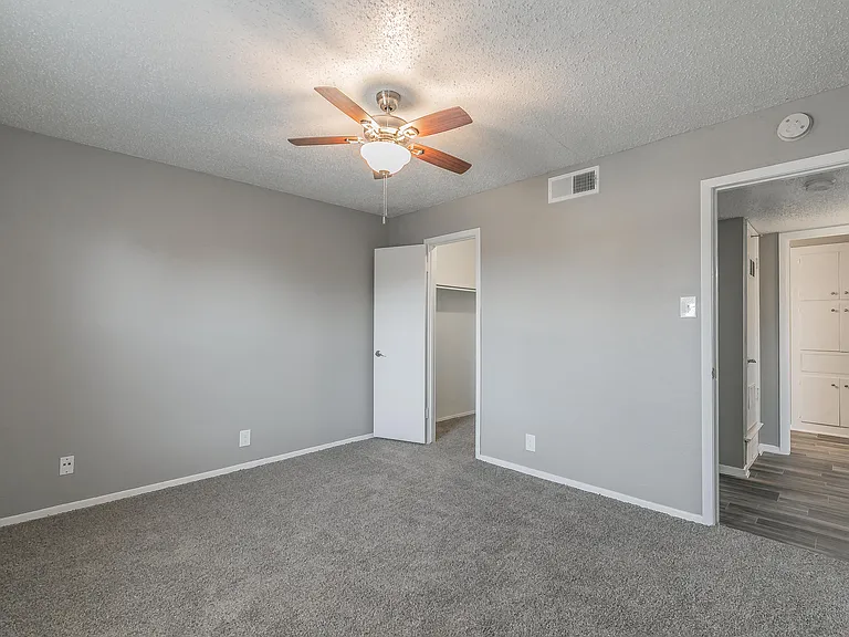 Davis Park Apartments — Photo 32