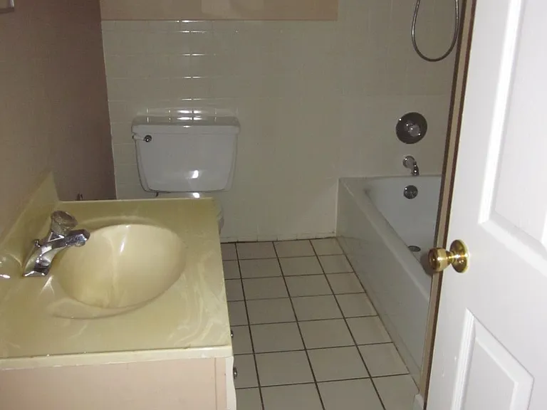 734 NE 3rd Ave #1 — Photo 6