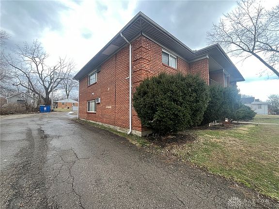 3rd image of 2620 N Gettysburg Ave