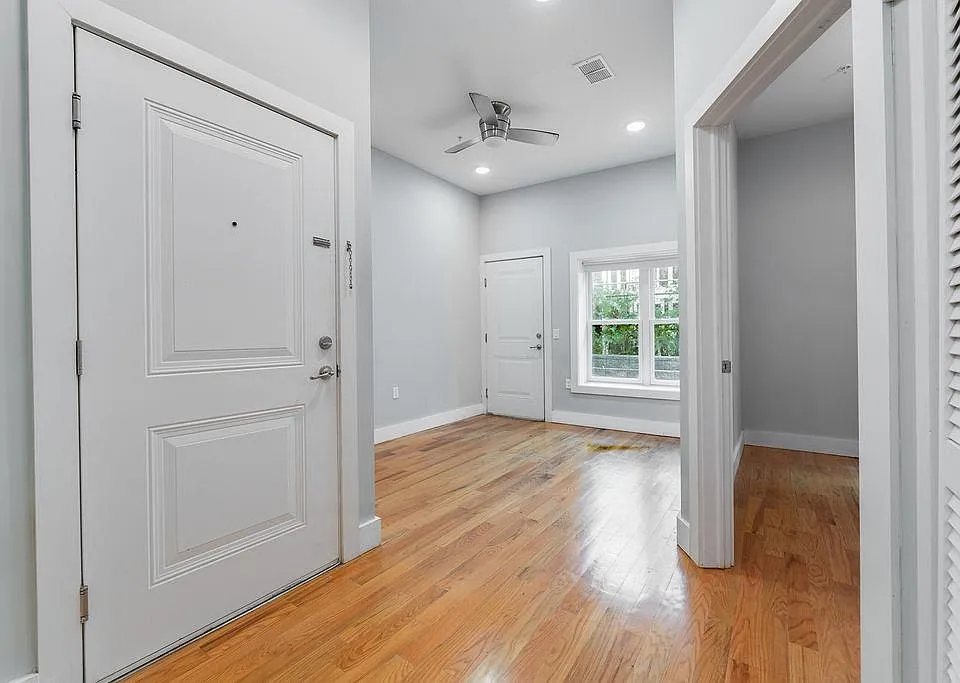 62 Newkirk St #3C