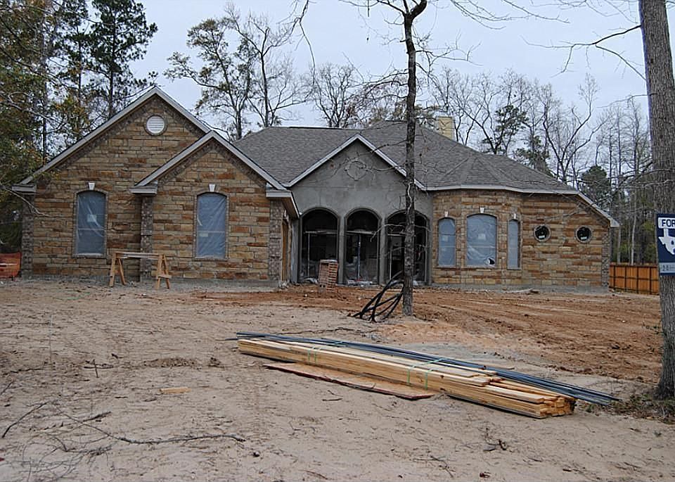 2nd image of 375 Royal Navigator Rd