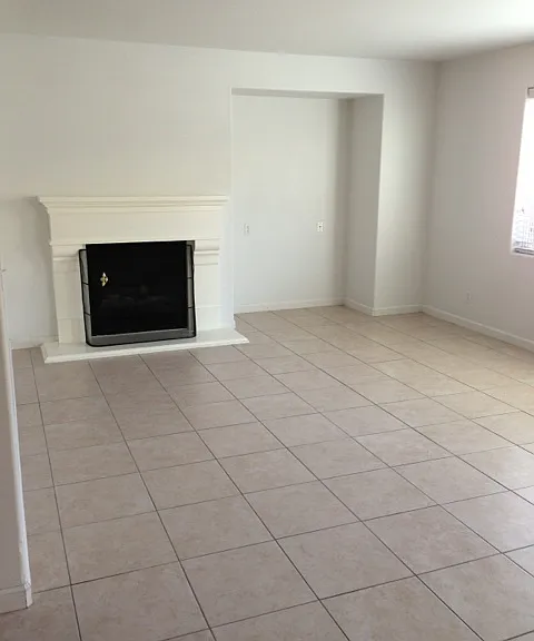2328 S Fallbrook Dr — Photo 2