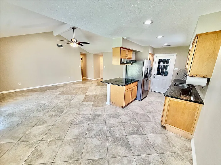 5838 Ludington Dr — Photo 7