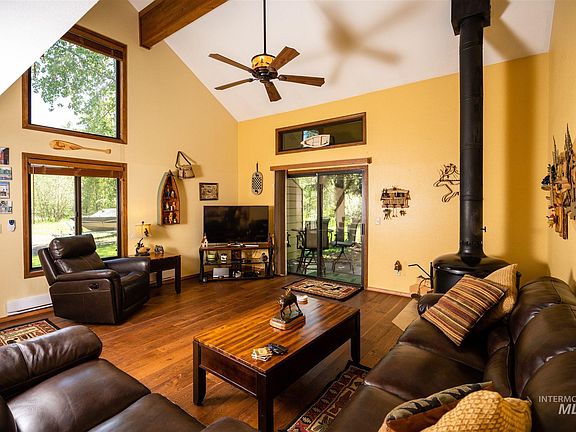 2nd image of 1630 N Davis Ave #32