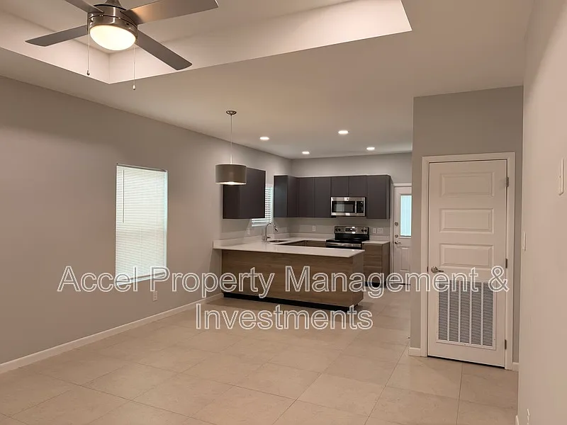 3 bed, 2.0 bath, $1,175 — Photo 2
