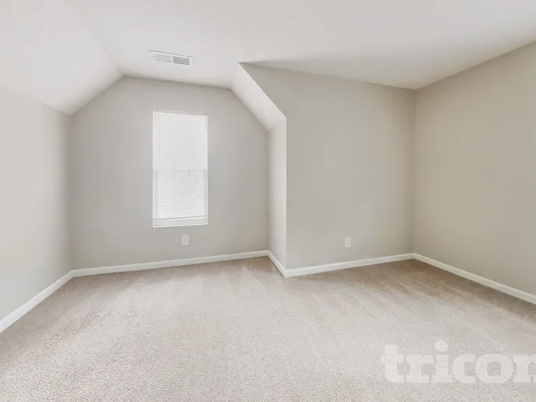 1017 Woodland Pointe Dr — Photo 12