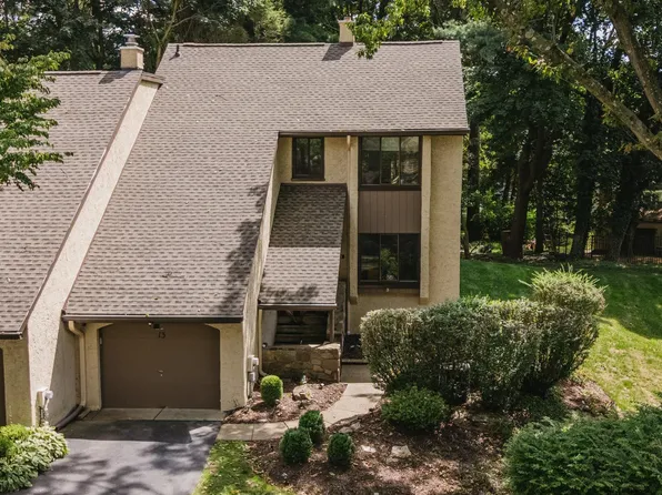 13 Golf Club Dr, Langhorne, PA 19047