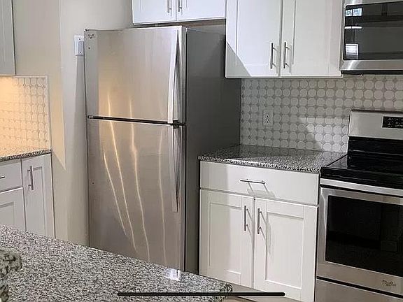 3rd image of 11 Northwood Dr