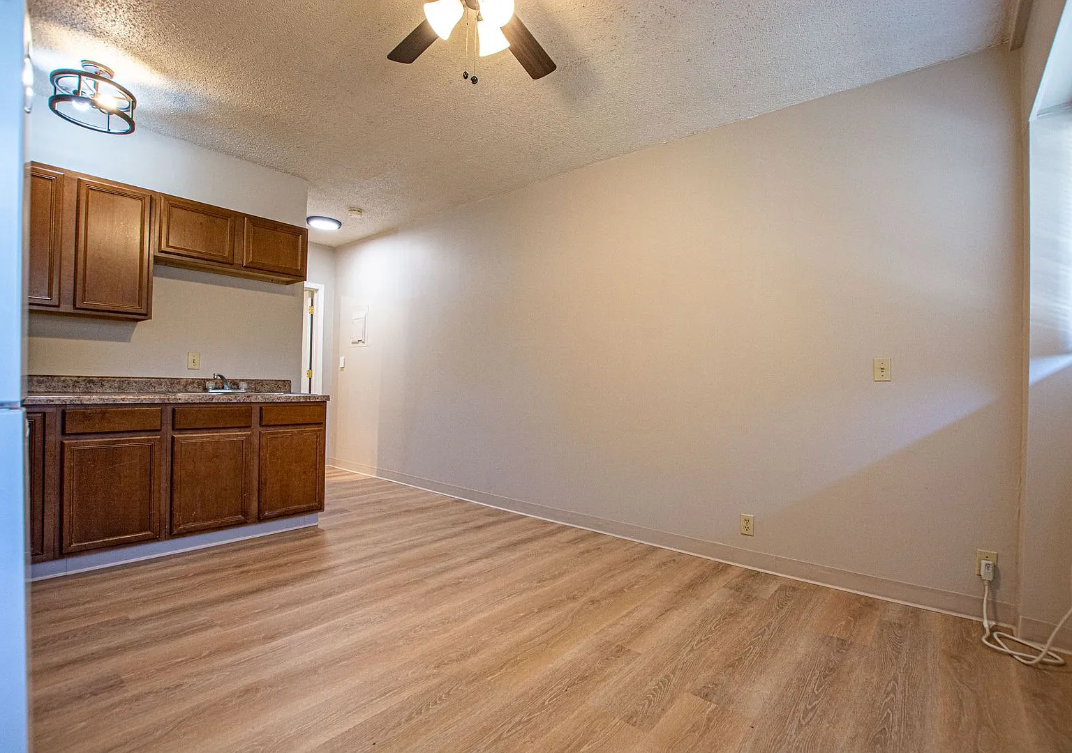 Westmont Apartments — Photo 2
