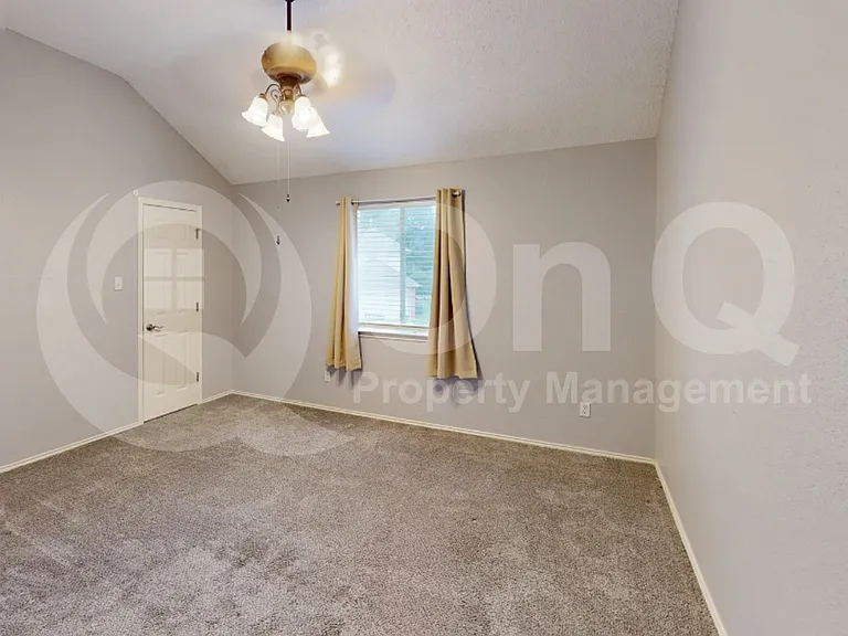 4205 Holly Dr — Photo 15