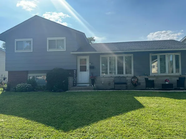 264 Fleetwood Ln, Elk Grove Village, IL 60007