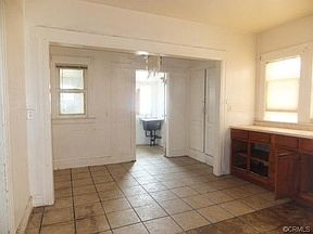 3rd image of 642 W 41st Dr