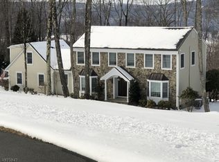 15 Waldon Rd, Califon, NJ 07830