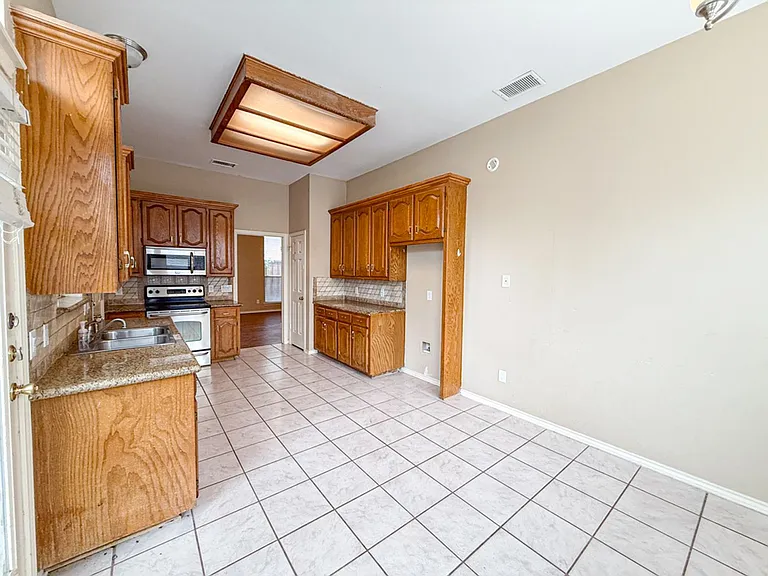 8902 Bayshore Ln — Photo 8