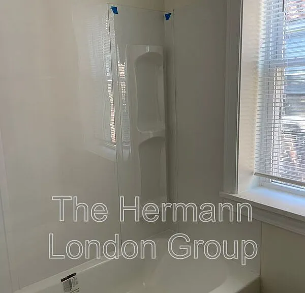 4544 Flad Ave #2W — Photo 9