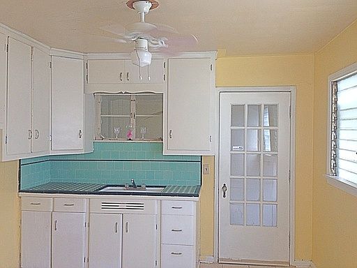 2nd image of 302 Cumberland Rd